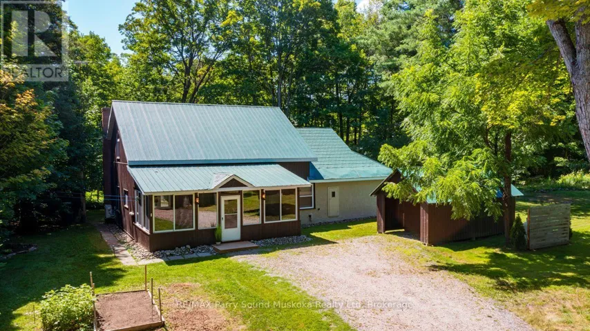 2400 sq ft Turn of the Century Rosseau Home!