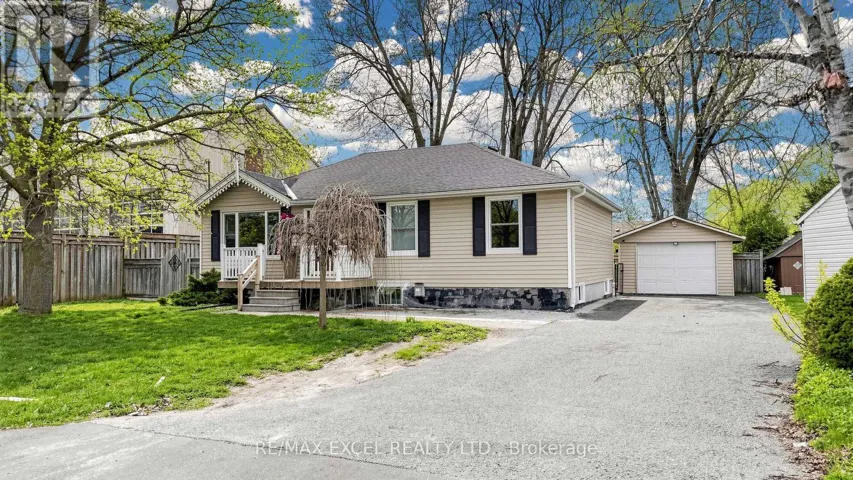 2 HUGHES STREET, Richmond Hill (Oak Ridges), Ontario L4E2V9
