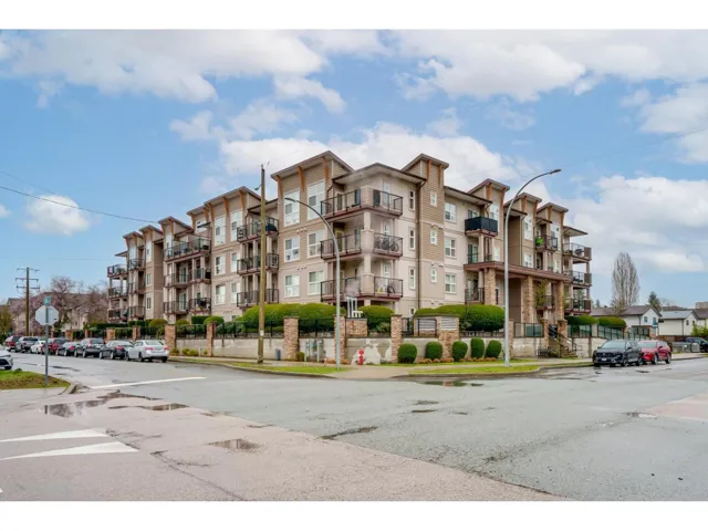 208 20175 53 AVENUE, Langley, British Columbia V3A0J8