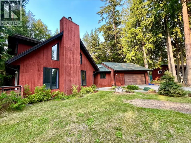 225 6th Street, Nakusp, British Columbia V0G1R0