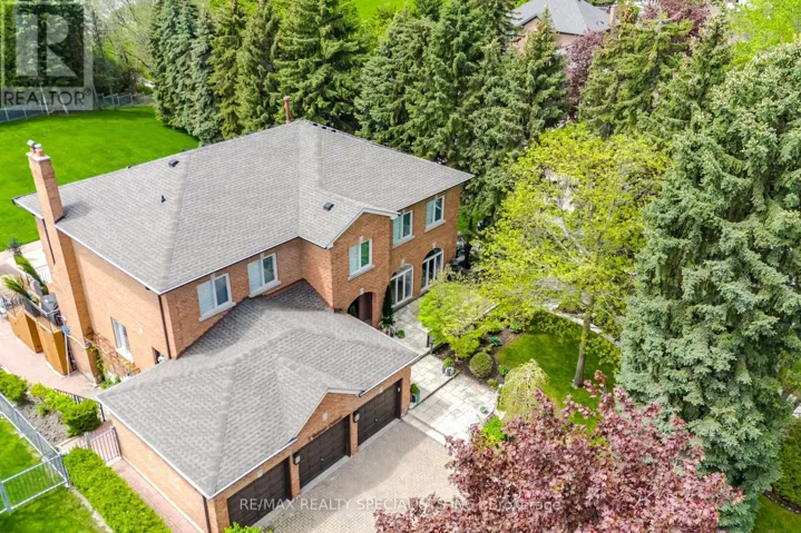5 ROSSMULL CRESCENT, Vaughan (Islington Woods), Ontario L4L7C8