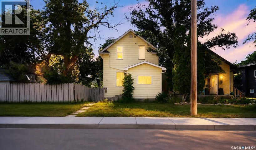 713 L AVENUE S, Saskatoon, Saskatchewan S7M2H8