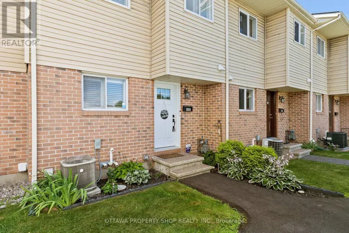 4006 EADY COURT, Ottawa, Ontario K1J8X6
