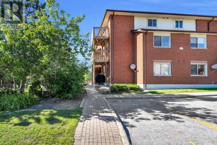 2 - 22 MEADOW LANE, Barrie (Ardagh), Ontario L4N7K2