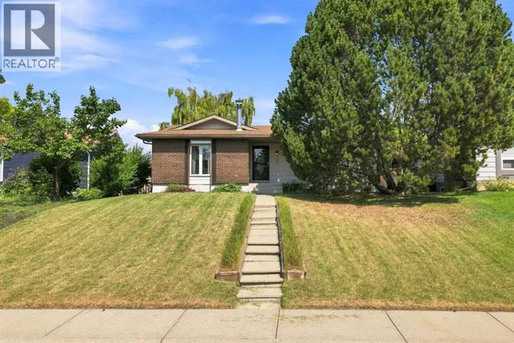 331 Queensland Circle SE, Calgary, Alberta T2J4E3