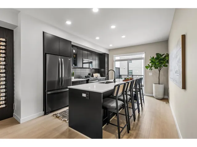 3 2886 MONTROSE AVENUE, Abbotsford, British Columbia V2S0N7