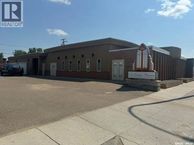 1332-1342 100th STREET, North Battleford, Saskatchewan S9A0V8