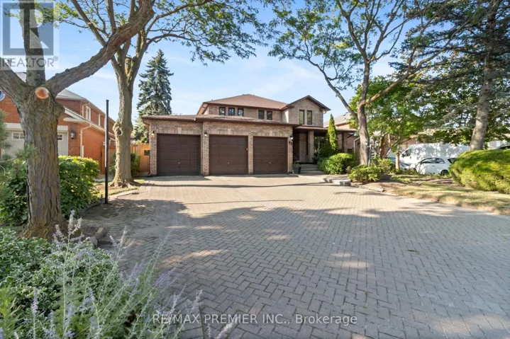 85 CALGARY GARDENS, Vaughan (Islington Woods), Ontario L4L8B3