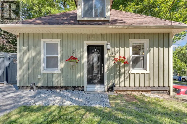 609 PEARSON STREET, Newmarket (Gorham-College Manor), Ontario L3Y1G4