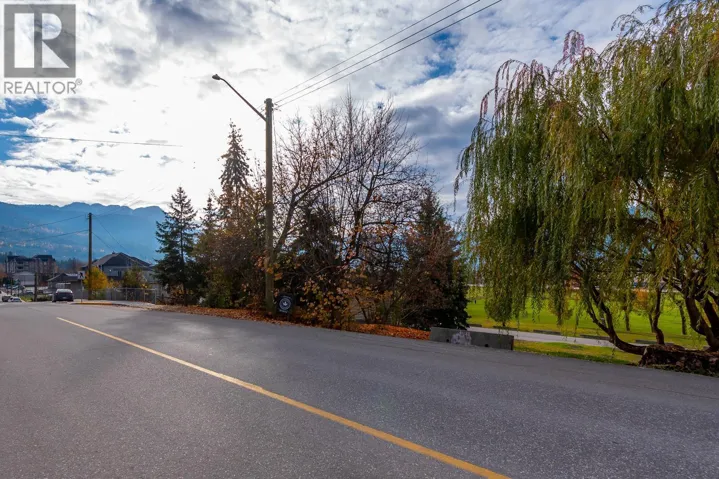 231 Shuswap Street SE, Salmon Arm, British Columbia V1B4H9
