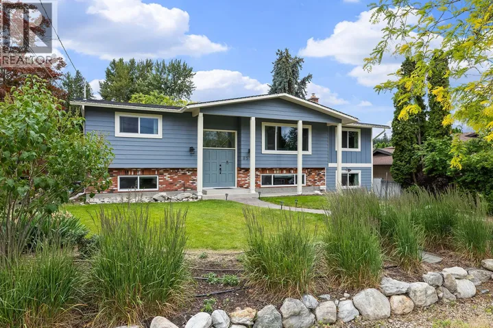 851 Hammer Avenue, Kelowna, British Columbia V1W2B7