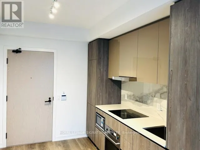 705 - 8 INTERCHANGE WAY, Vaughan (Vaughan Corporate Centre), Ontario L4K0R2