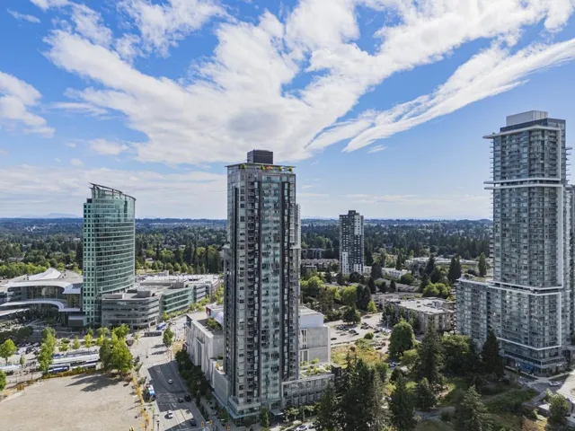 2105 13438 CENTRAL AVENUE, Surrey, British Columbia V3T0N2