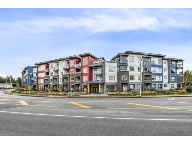 325 13788 76 AVENUE, Surrey, British Columbia V3W3V9