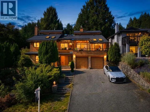 2940 DRESDEN WAY, North Vancouver, British Columbia V7H1P6