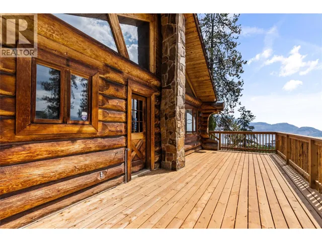 5876 Victoria Street, Peachland, British Columbia V0H1X4