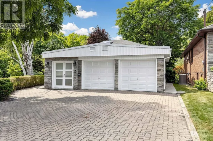 15 ALAMOSA DRIVE, Toronto (Bayview Village), Ontario M2J2N6