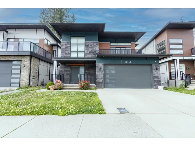 36743 CARL CREEK CRESCENT, Abbotsford, British Columbia V3G0H4