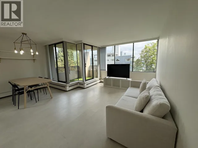 502 1737 DUCHESS AVENUE, West Vancouver, British Columbia V7V1P8
