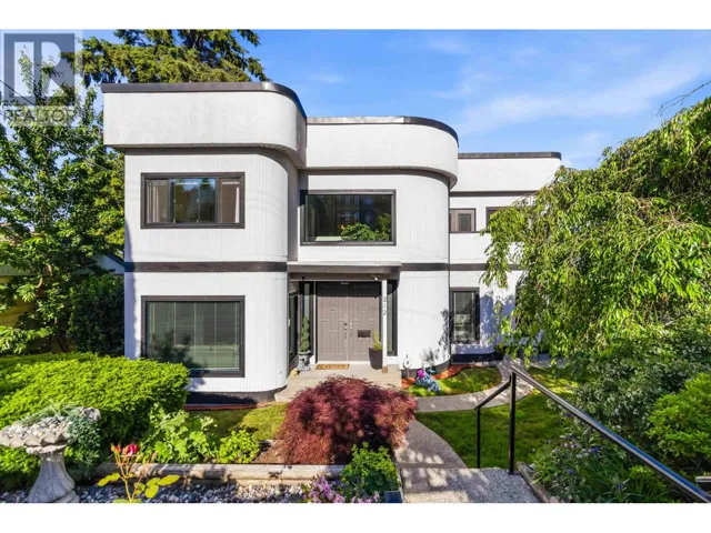 212 N SEA AVENUE, Burnaby, British Columbia V5B1K5