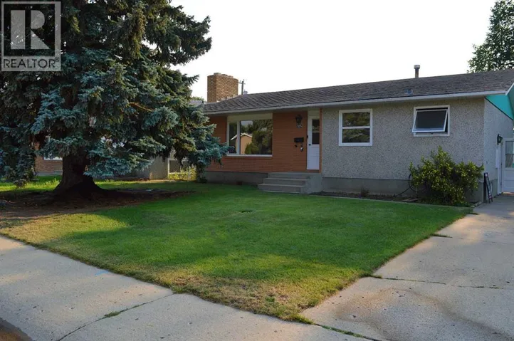892 Bassett Crescent NW, Medicine Hat, Alberta T1A6Z4