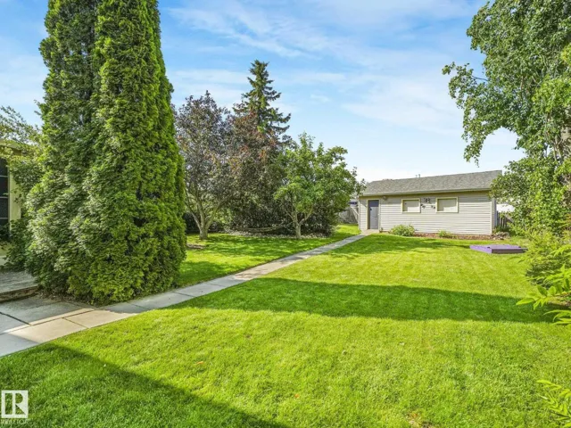 3527 41 AV NW, Edmonton, Alberta T6L5S5