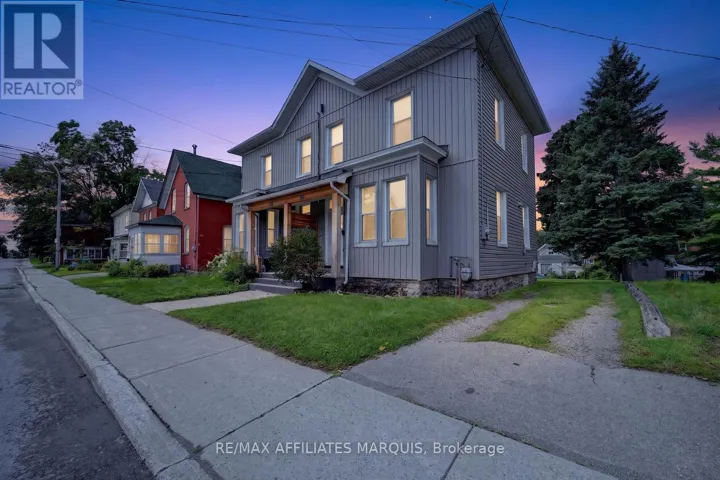 88 BROCKVILLE STREET, Smiths Falls, Ontario K7A3Y2