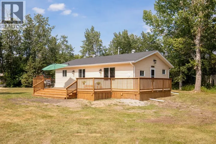 56 Lakeview Avenue, Gull Lake, Alberta T0C0J0