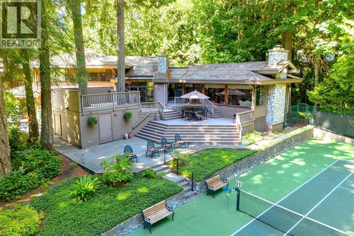 1015 Kentwood Pl, Saanich, British Columbia V8Y2R2