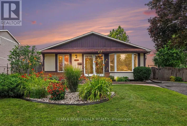 329 PINTAIL TERRACE, Ottawa, Ontario K1E1Z9
