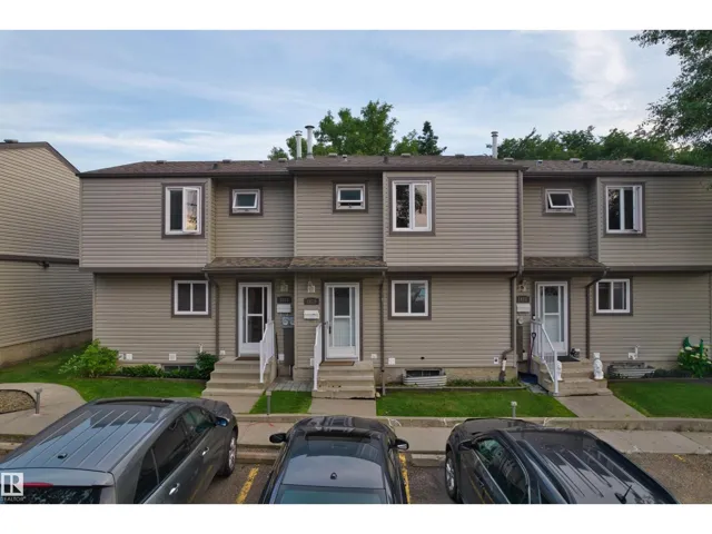 1679 LAKEWOOD RD NW NW, Edmonton, Alberta T6K3B9