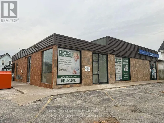 120 VIDAL STREET N, Sarnia, Ontario N7T5X5