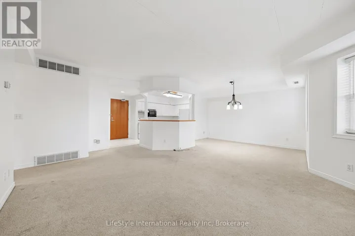 205 – 208 SILVERCREEK PARKWAY N, Guelph (Junction/Onward Willow), Ontario N1H8H2