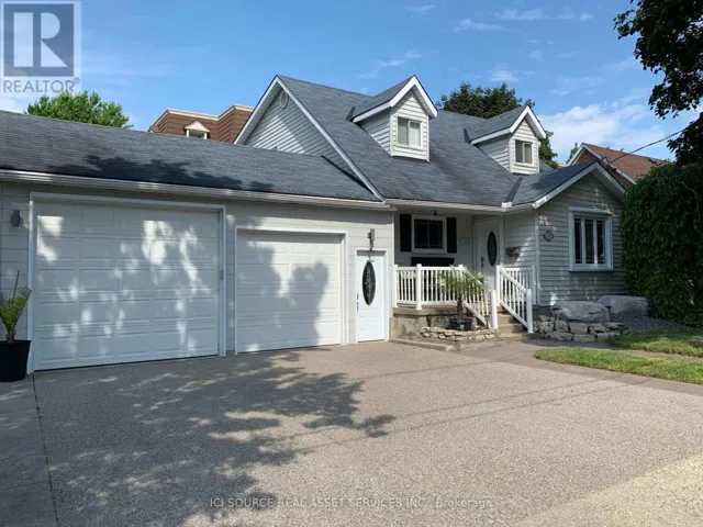 32 CENTRE STREET, Cambridge, Ontario N1R4E5