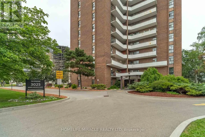 807 - 3025 QUEEN FREDERICA DRIVE, Mississauga (Applewood), Ontario L4Y3A1