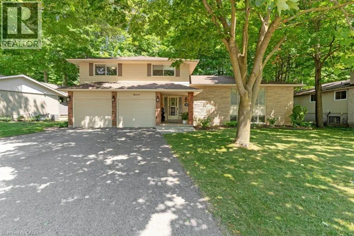 11 GREY OWL Drive, Elmira, Ontario N3B1S4