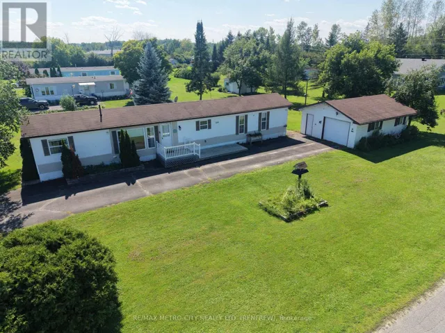 34 SUNSET LANE, Horton, Ontario K7V0A5