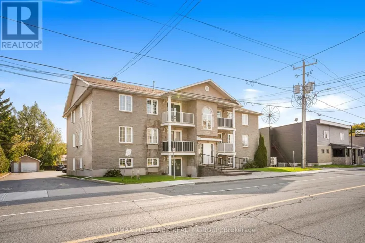 302 - 1005 LAURIER STREET, Clarence-Rockland, Ontario K4K1T7