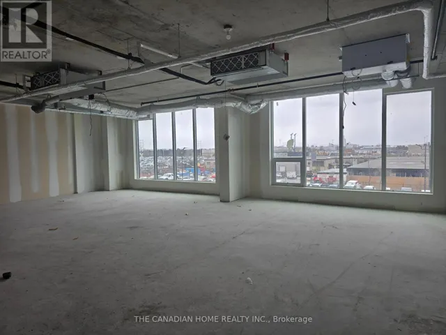 226 - 600 DIXON RD ROAD, Toronto (West Humber-Clairville), Ontario M9W1J1