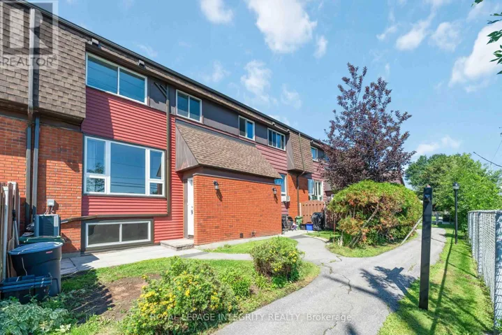 5 BANNER ROAD, Ottawa, Ontario K2H8T3