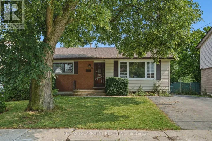 6 CAPRICE COURT, Hamilton (Rolston), Ontario L9C2N5