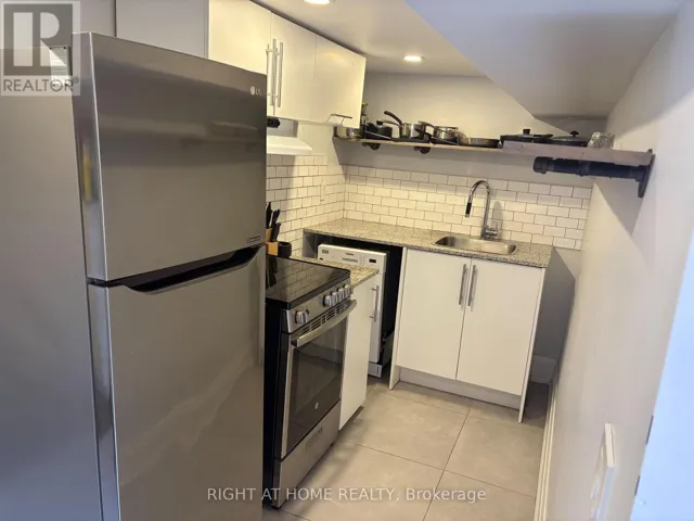 LOWER - 39 AMHERST AVENUE, Toronto (Oakwood Village), Ontario M6E1Z2