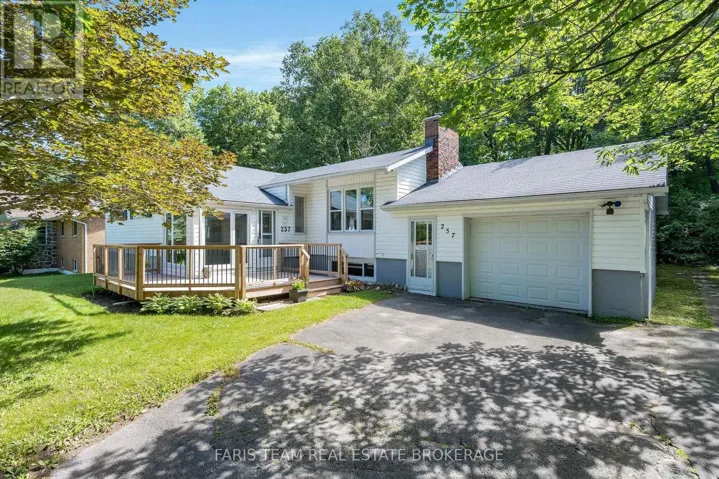 257 CHURCH STREET, Penetanguishene, Ontario L9M1G6