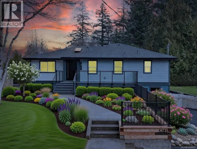 5281 Santa Clara Ave, Saanich, British Columbia V8Y1W6