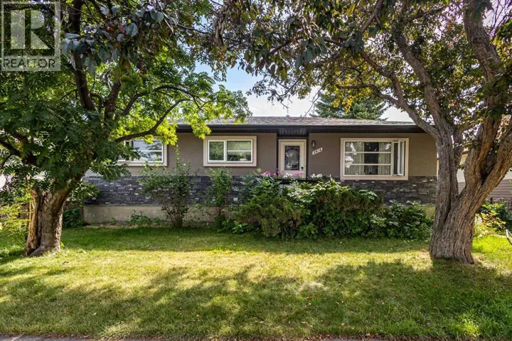 2816 24 Street NW, Calgary, Alberta T2M3Z3