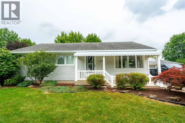 416 IGNATIEFNA STREET, Petrolia, Ontario N0N1R0