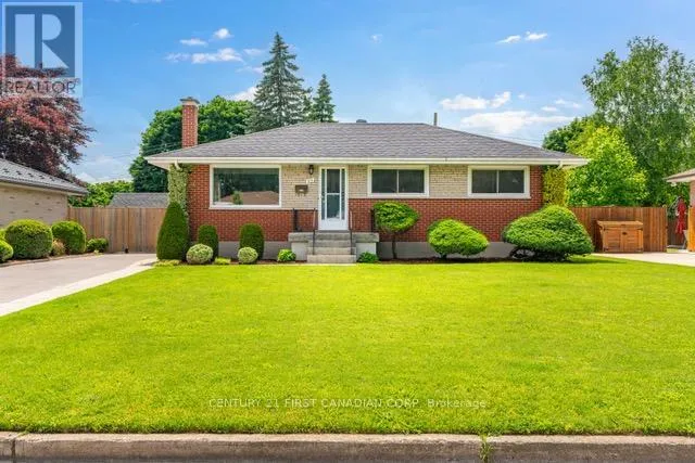 LOWER - 216 IRVING PLACE, London East (East D), Ontario N5V2H9