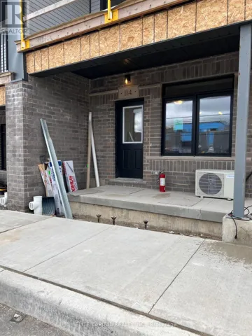 114 OAT LANE, Kitchener, Ontario N2R0S8