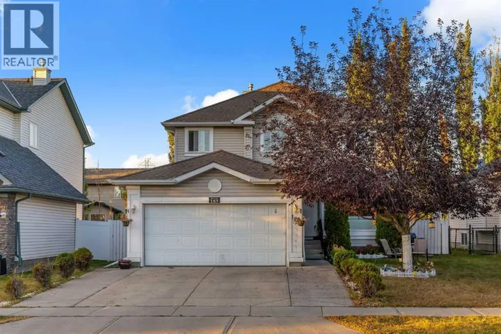 185 West Lakeview Drive, Chestermere, Alberta T1X1K2
