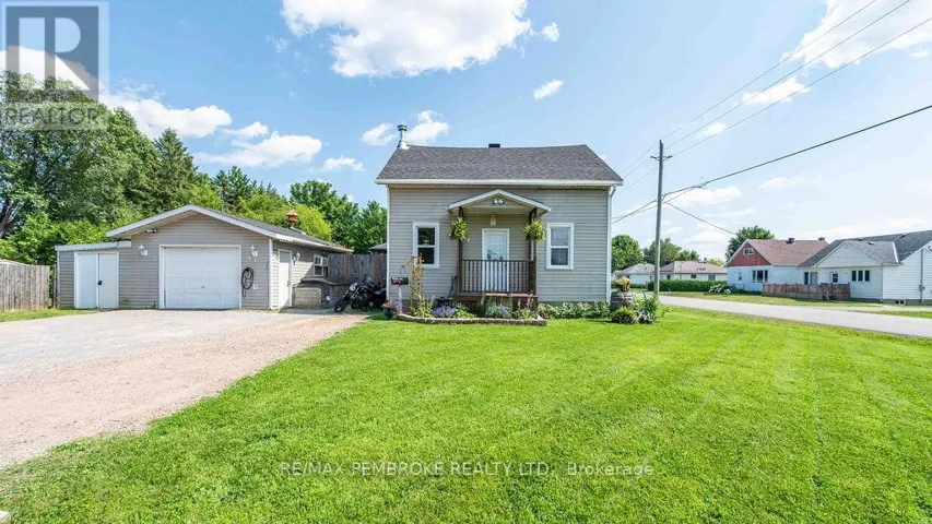 617 THIRD AVENUE S, Laurentian Valley, Ontario K8A5H1